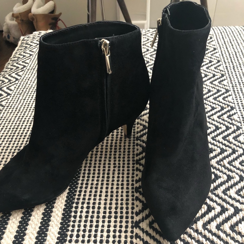 NWOB Sam Edelman kitten heel suede booties
